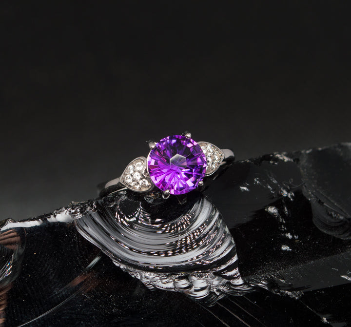 Natural amethyst ring, 925 silver, Unique Cut