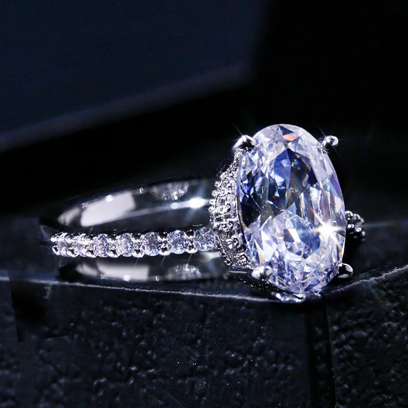 Stunning Oval Cubic Zirconia Engagement Ring – Diamond-Like Brilliance