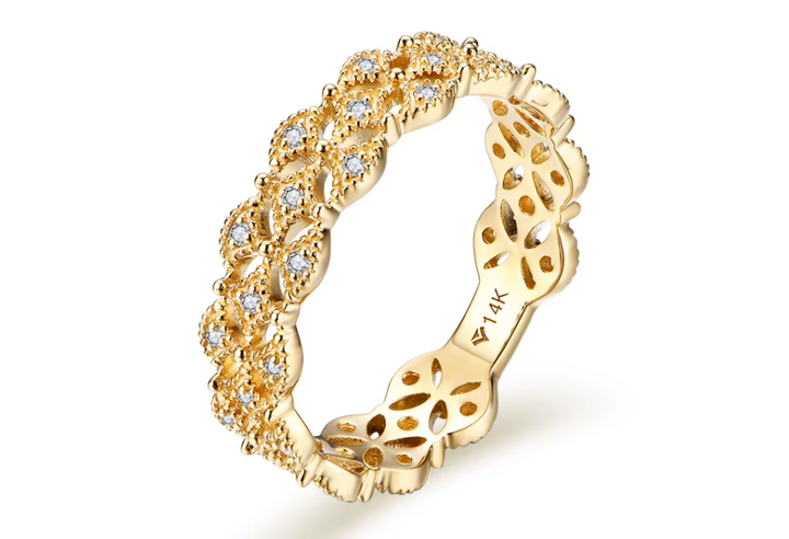 Luxury Moissanite Wedding Band - 18K AU