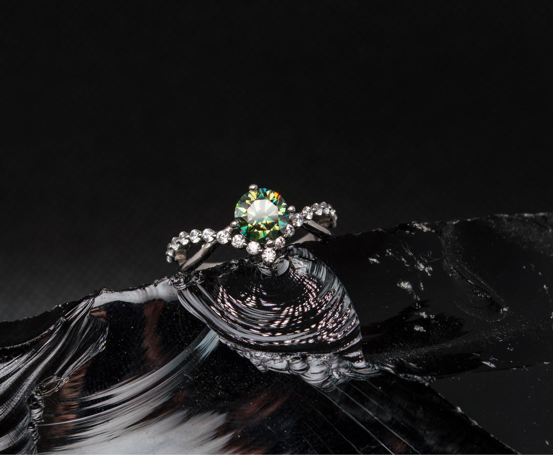 Dazzling 1-Carat Moissanite Ring