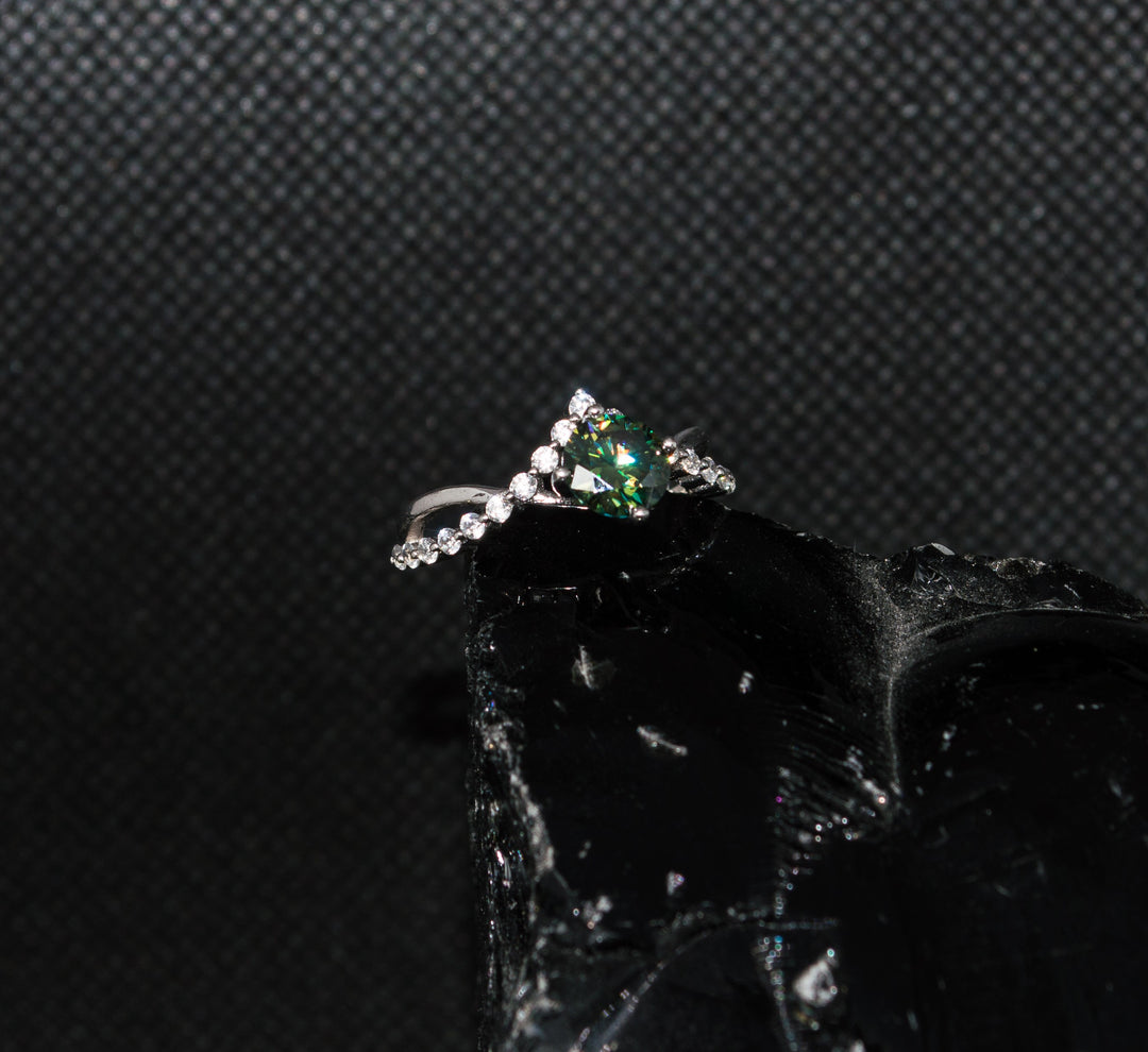 Dazzling 1-Carat Moissanite Ring