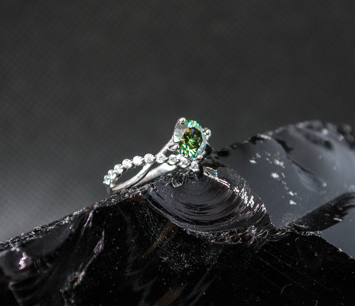 Dazzling 1-Carat Moissanite Ring