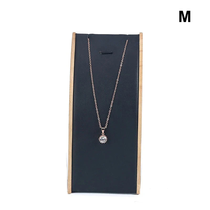 Elegant necklace display stand