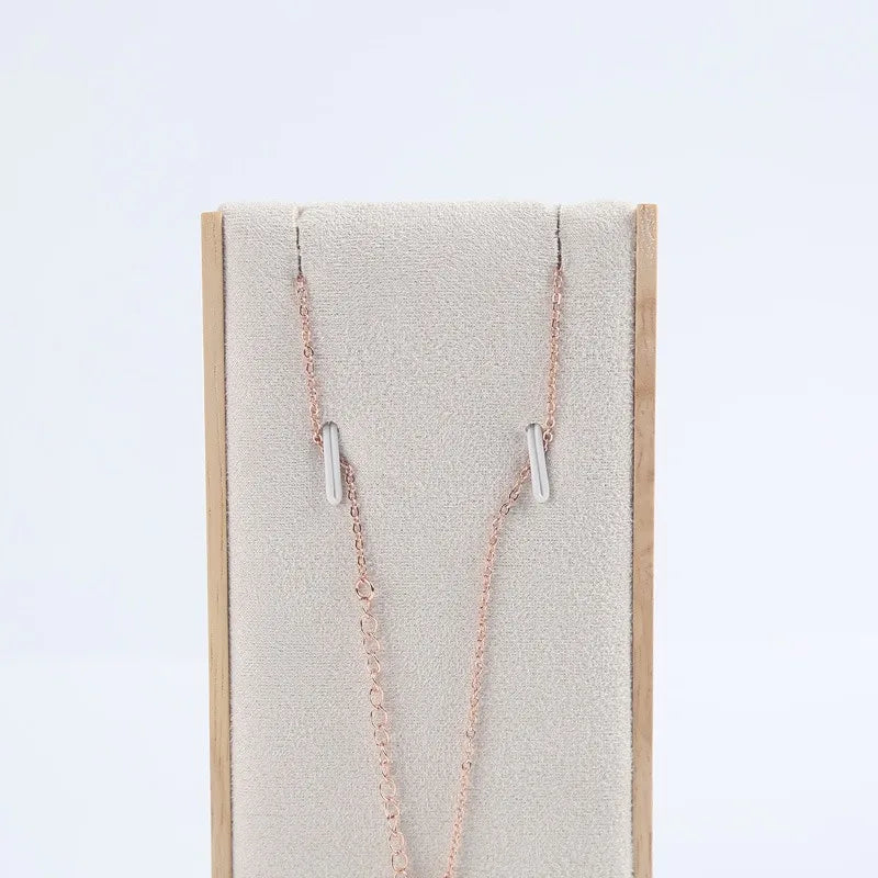 Elegant necklace display stand