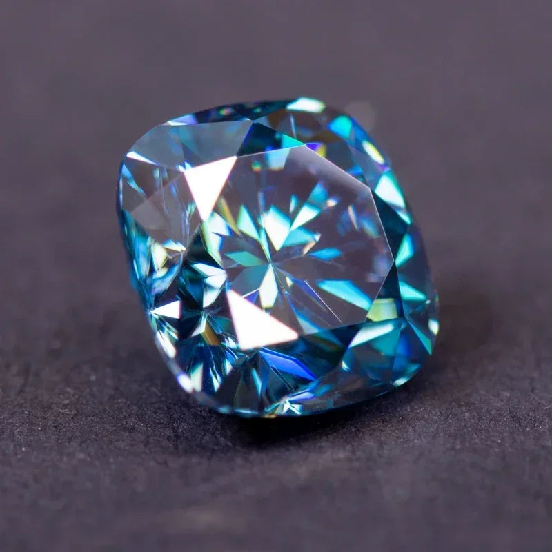 Limited Edition Sky blue - Moissanite - Cushion cut - Lab Grown